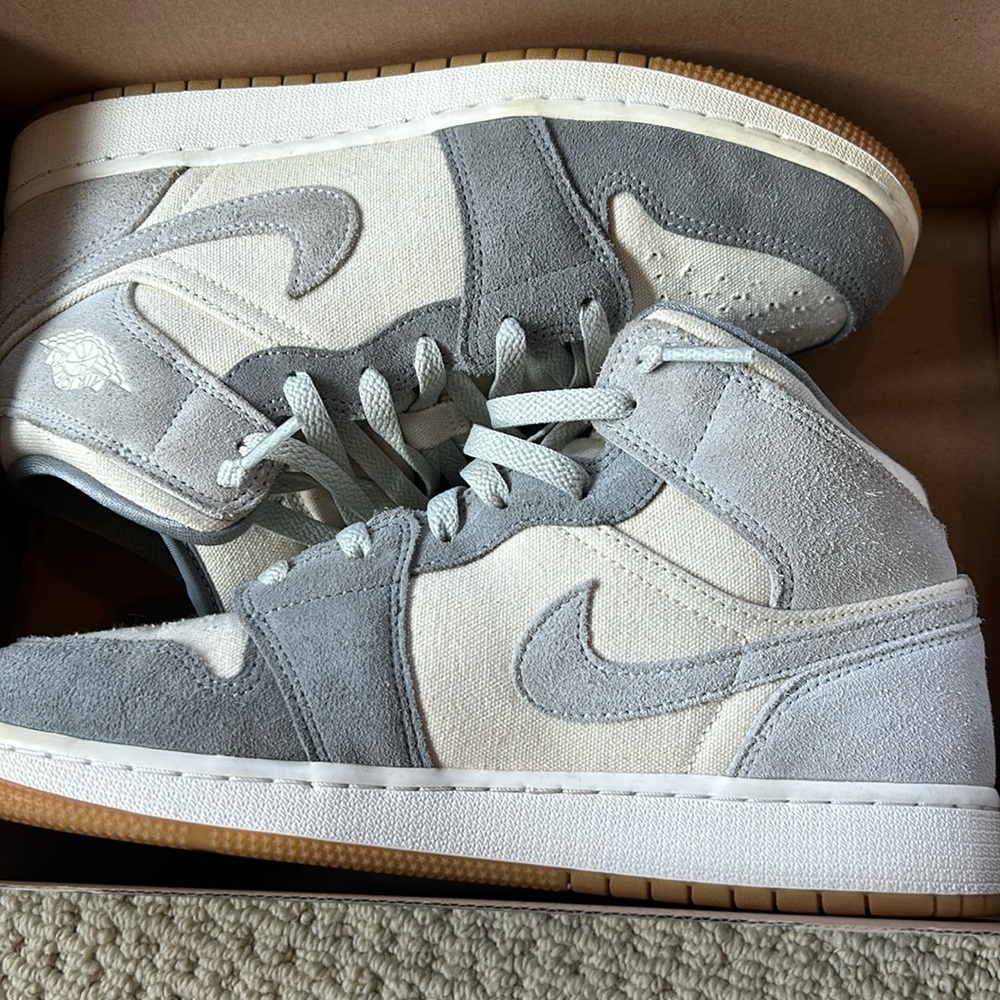 Air Jordan 1 Mid SE Coconut Milk Particle Grey Size 7